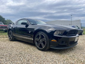 * VENDU * - Mustang GT V8 5.0L - Caméra de recul - Shaker - Boite manuelle - 2012 - Brembo