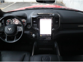Dodge RAM 1500 V8 5.7L HEMI - 2022 - Crew Cab - CarPlay - Ecran 12" - Toit panoramique