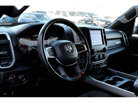 Dodge RAM 1500 V8 5.7L HEMI BIG HORN SPORT - 2019 - Crew Cab - CarPlay - Caméra de recul - EN ARRIVAGE