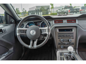 * VENDU * - Ford Mustang V6 3.7L - 2014 - Boite manuelle - MBRP - EN DEPOT-VENTE