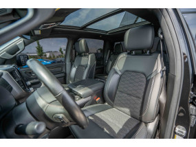 Dodge RAM 1500 V8 5.7L HEMI - 2023 - Crew Cab - CarPlay - Ecran 12" - Toit panoramique - EN STOCK