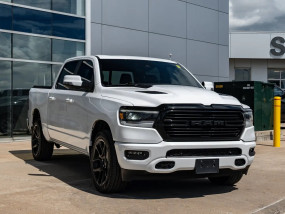 Dodge RAM 1500 V8 5.7L HEMI - 2023 - Crew Cab - Night Edition - CarPlay - Ecran 12" - Toit panoramique