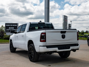 Dodge RAM 1500 V8 5.7L HEMI - 2023 - Crew Cab - Night Edition - CarPlay - Ecran 12" - Toit panoramique