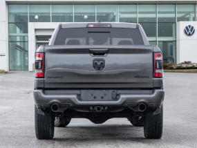 Dodge RAM 1500 V8 5.7L e-torque HEMI SPORT NIGHT EDITION 2023 - Crew Cab - CarPlay - Toit panoramique