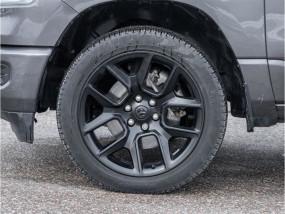 Dodge RAM 1500 V8 5.7L e-torque HEMI SPORT NIGHT EDITION 2023 - Crew Cab - CarPlay - Toit panoramique