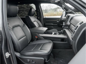Dodge RAM 1500 V8 5.7L e-torque HEMI SPORT NIGHT EDITION 2023 - Crew Cab - CarPlay - Toit panoramique
