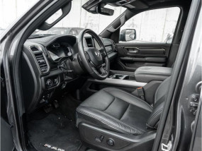Dodge RAM 1500 V8 5.7L e-torque HEMI SPORT NIGHT EDITION 2023 - Crew Cab - CarPlay - Toit panoramique