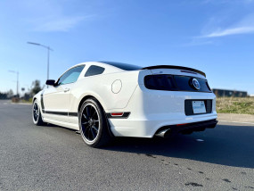 * VENDU * - Ford Mustang BOSS 302 - RECARO - Clé rouge - 2013 - EN STOCK