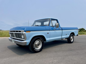 * VENDU * - Ford F250 V8 360 CI de 1973 avec seulement 73...