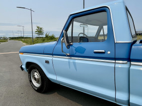* VENDU * - Ford F250 V8 360 CI de 1973 avec seulement 73 700 Miles d'origine
