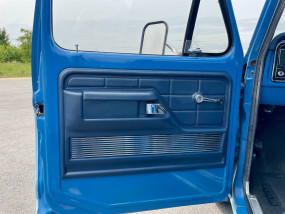 * VENDU * - Ford F250 V8 360 CI de 1973 avec seulement 73 700 Miles d'origine