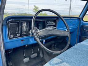 * VENDU * - Ford F250 V8 360 CI de 1973 avec seulement 73 700 Miles d'origine