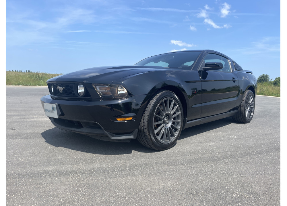 * VENDUE * - Mustang GT V8 5.0L - Boite mécanique - 2011 - Seulement 41 200 KMS