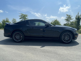* VENDUE * - Mustang GT V8 5.0L - Boite mécanique - 2011 - Seulement 41 200 KMS