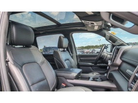 Dodge RAM 1500 V8 5.7L HEMI SPORT Night Edition - 2021 - Crew Cab - CarPlay - Ecran 12" - Toit panoramique