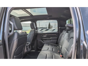 Dodge RAM 1500 V8 5.7L HEMI SPORT Night Edition - 2021 - Crew Cab - CarPlay - Ecran 12" - Toit panoramique
