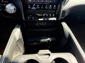 Dodge RAM 1500 V8 5.7L HEMI SPORT - 2022 - Crew Cab - CarPlay - Ecran 12" - Toit panoramique