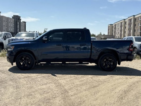 Dodge RAM 1500 V8 5.7L HEMI SPORT - 2022 - Crew Cab - CarPlay - Ecran 12" - Toit panoramique