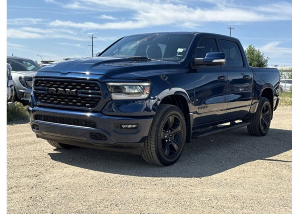 Dodge RAM 1500 V8 5.7L HEMI SPORT - 2022 - Crew Cab - CarPlay - Ecran 12" - Toit panoramique